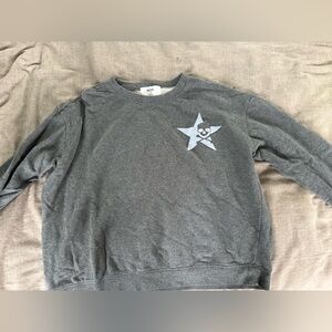 Soul Cycle Gray Sweatshirt with Star and Skull Design